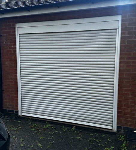 White single door roll - single, roll-up